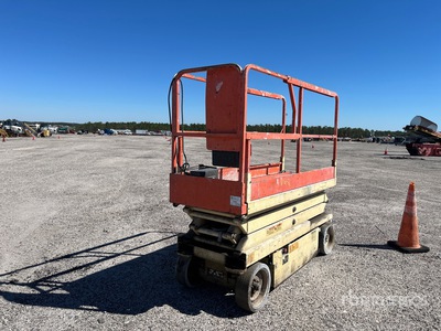 2002 JLG 2032E2 Electric Scissor Lift