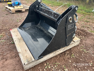 2025 GIYI GY-XKH39F 39 in 4-in-1 Mini Skid Steer Bucket