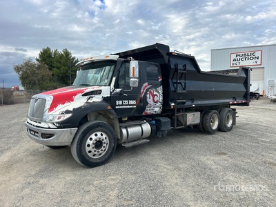 2015 International 4400 4x2 Extended Cab Camion à benne tandem