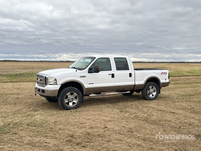 2005 Ford F-350 Lariat 4x4 Crew Cab Pickup
