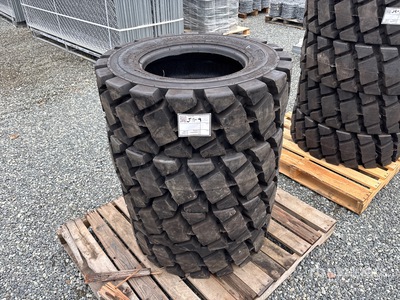 Quantity of (4) 10x16.5 إطارات المعدات (Unused)