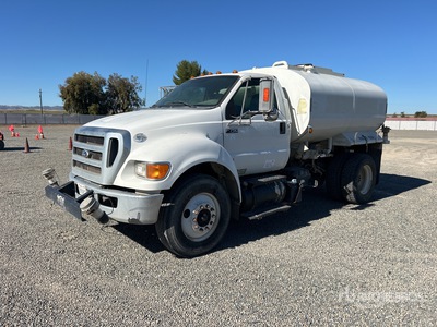 2015 Ford F-750 XL 4x2 Water Truck