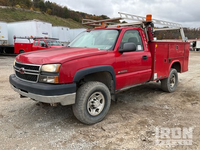 2006 Chevrolet Silverado 2500HD 4x2 Utility Truck