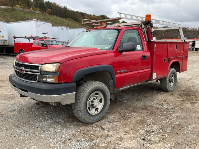 2006 Chevrolet Silverado 2500HD 4x2 Utility Truck