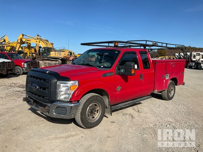 2013 Ford F-250 XL 4x2 Extended Cab Utility Truck
