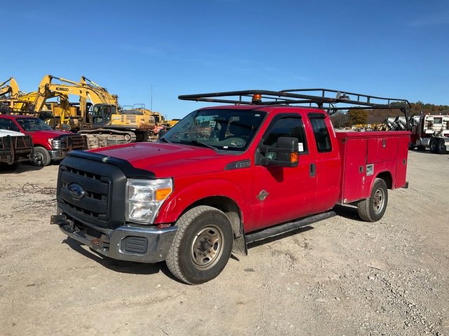 2013 Ford F-250 XL 4x2 Extended Cab Utility Truck