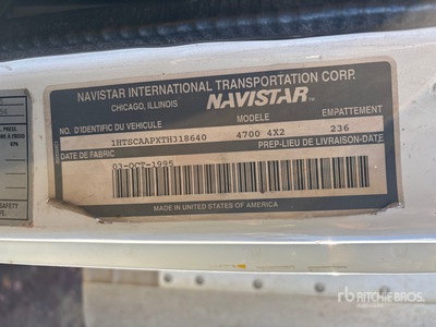 1996 International 4700 4x2 Van Truck