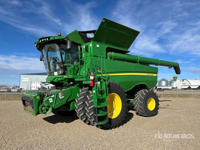 2019 John Deere S780 Combine Harvester