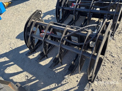 2025 GIYI GY-MCLG60 44 in Mini Log スキッドステア用グラップル (Unused)