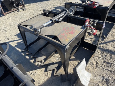 2025 GIYI GY-HWG44 44 in Skeleton Mini スキッドステア用グラップル (Unused)