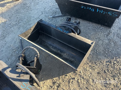 2025 GIYI GY-D3T 32 in CAT Tilting Excavator Bucket (Unused)