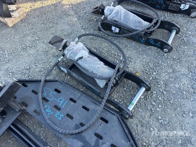 2025 GIYI GY-XJ3T 30 in CAT Hydraulic Excavator Thumb (Unused)