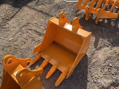 2025 GIYI GY-BK 24 in Excavator Bucket - Fits Cat 305 (Unused)