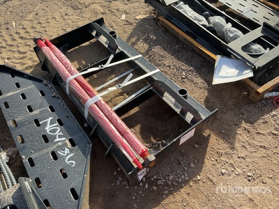 2025 GIYI GY-BF47 47 in Skid Steer Bale Spear (Unused)