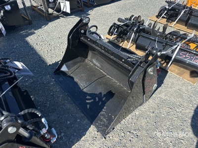 2025 GIYI GY-XKH39 39 in 4 in 1 Mini Skid Steer Bucket (Unused)