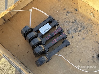 Quantity of (5) 2025 GIYI VC-HTB Thumb Mounting Plate (Unused)