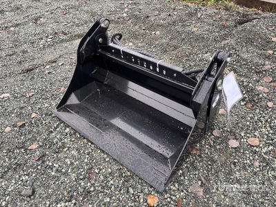 2025 GIYI GY-XKH39 39 in Multi-Purpose Mini Skid Steer Bucket (Unused)