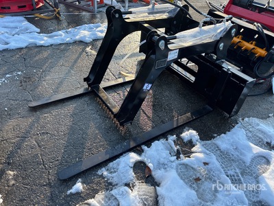 2025 GIYI GY-FC59 59 in Skid Steer Fork Clamp (Unused)