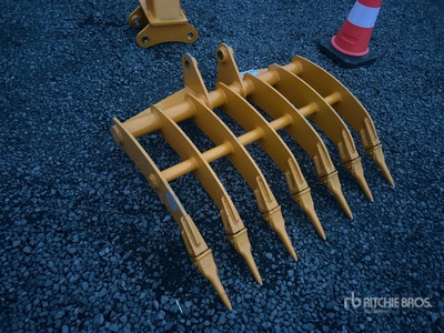 2025 GIYI 44 in Excavator Rake - Fits Cat 305 (Unused)