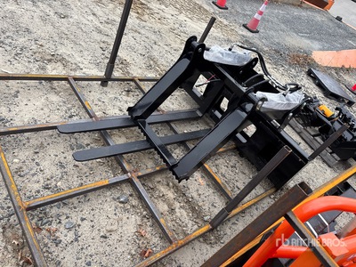 2025 GIYI GY-FC59 59 in Skid Steer Fork Clamp (Unused)