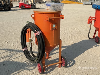 LJ P600 Sand Blasting Pot w/ Hose (Unused)