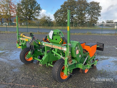 2004 Amazone ED302 Air Seeder