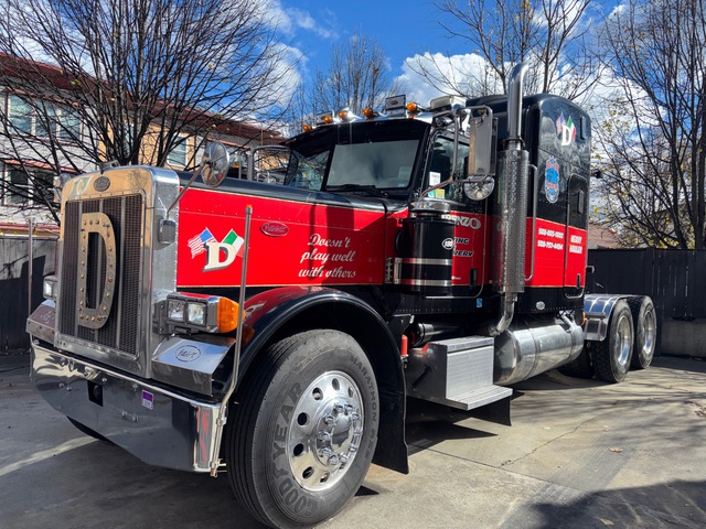 2006 Peterbilt 379 6x4 T/A Sleeper Truck Tractor 2006 Peterbilt 379 6x4 T/A Sleeper Truck Tractor