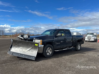 2007 Chevrolet Silverado 2500 HD 4x4 Extended Cab Snow Plow Truck