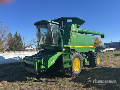 1998 John Deere 9510 Maximizer 4x4 Combine Harvester