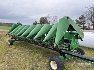 2002 John Deere 893 8 Row Corn Combine Header