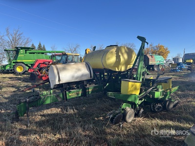 John Deere 1760 8 Row Corn Planter