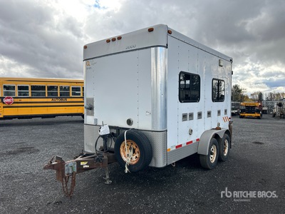 2000 Olympique mobile R712tfh2 12 ft T/A Enclosed Trailer