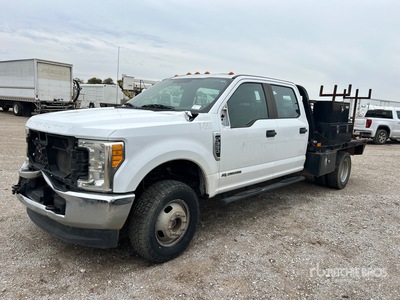 2017 Ford F-350 XL 4x4 Crew Cab Ciężarówka z płaską platformą (Inoperable)