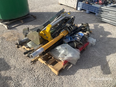 Manhole Entry Tripods and Winches ادوات صناعية متنوعة