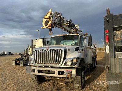 Altec on 2016 International 7400SBA 6x4 Camion pelle (Inoperable)