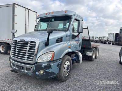 2013 Freightliner Cascadia 113 6x4 Camión Caja Abierta