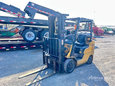 2004 Mitsubishi FGC-25N 4750 lb Pneumatic Tire Forklift