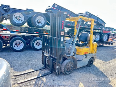2002 TCM FCG25F9 4500 lb Pneumatic Tire Forklift