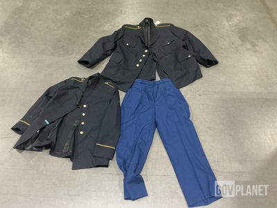 (6) Woman’s Coat, (7) Pairs of Women’s Slacks & (16) Men’s Coats