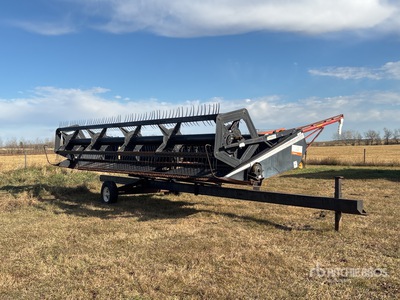 1993 MacDon 960 25 ft Cabezal de cosechadora trilladora