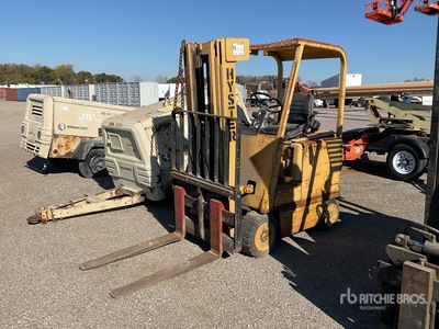 Hyster E40B 3400 lb Electric Forklift