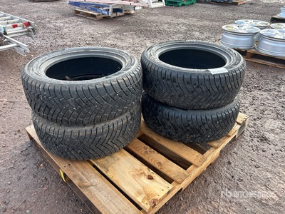 Quantity of (4) 225/55R17 Pneus