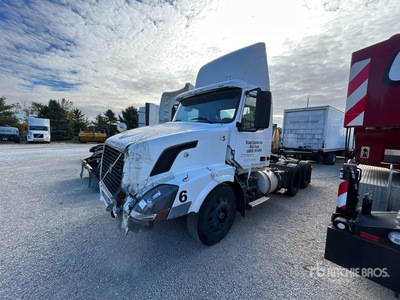 2006 Volvo VNL 6x4 Cabina per trattore stradale (Inoperable)