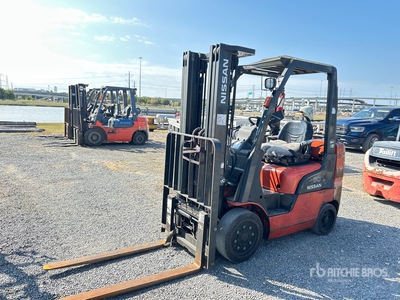 2010 Nissan MCP1F2A25LV 4400 lb Pneumatic Tire Carretilla Elevadora