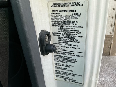 2014 Isuzu NRR Van Truck