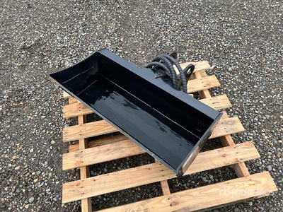 2025 GIYI GY-STB47 32 in Telescopic Baggerlöffel (Unused)