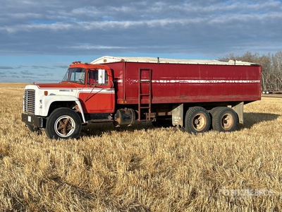 1978 International Loadstar 1800 Grain Truck