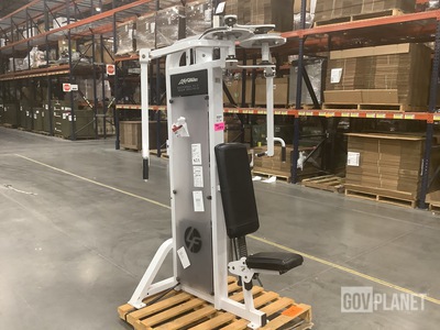 Life Fitness Pectoral Fly/Rear Deltoid Exercise Equipment