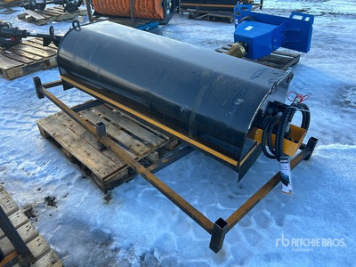 2025 GIYI GY-BS72 72 in Closed Kompaktlader-Kehrmaschine (Unused)