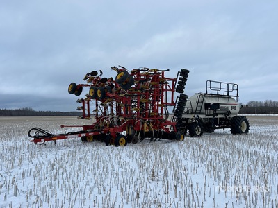2006 Bourgault 5710 47 ft Air Drill